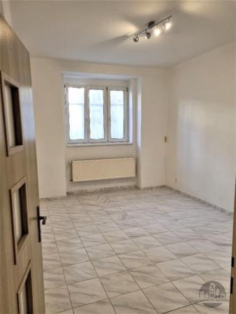 Pronájem, nezařízený byt 2+1, Biskupcova, Praha 3, 2 oddělené ložnice