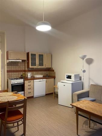 Pronájem, pěkný zařízený byt 2+kk, Kodaňská, Praha 10 Vršovice, internet