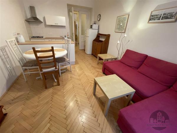 Pronájem, pěkný zařízený byt 2+kk, Kodaňská, Praha 10, Vršovice, internet, zahrada