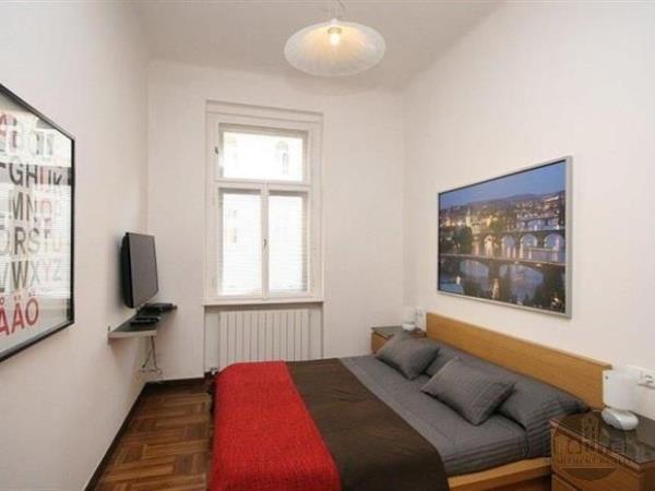 Pronájem, pěkný zařízený byt 2+kk, 32m2, Cimburkova, Praha 3  Žižkov, nedaleko park Riegrovy sady