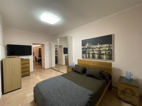 Pronájem, pěkný zařízený atelier 2+kk, Blahníkova, Praha 3