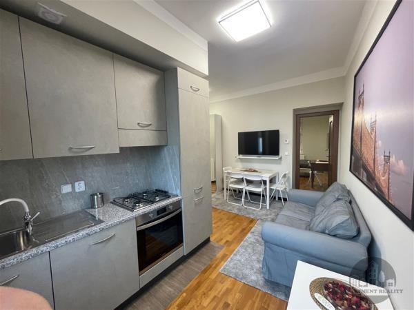 Pronájem, pěkný nově zrekonstruovaný a zařízený byt 3+kk, Cimburkova, Praha 3, 2 oddělené ložnice, park RIegrovy sady