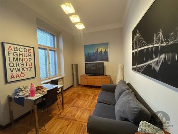 Pronájem, pěkný zařízený byt 3+kk, Cimburkova, Praha 3, 2 oddělené ložnice