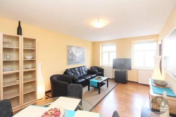 Pronájem, pěkný zařízený byt 3+kk, Slezská, Praha  Vinohrady, 2 ložnice, metro Jiřího z Poděbrad