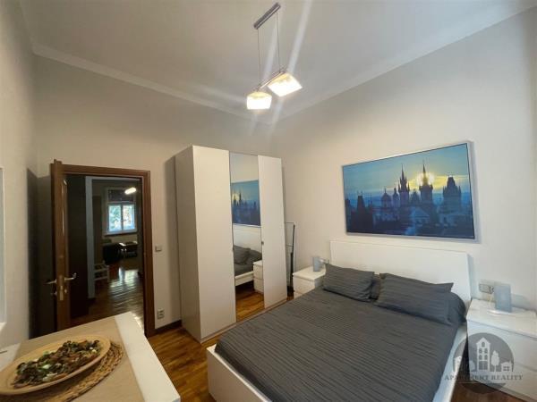 Pronájem, pěkný nově zařízený byt 4+kk, Slavíkova, Praha 2 Vinohrady, 3x ložnice, 3x koupelna, 2x balkon, metro Jiřího z Poděbrad